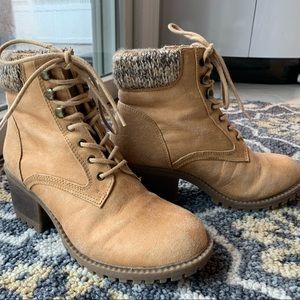 Heeled Lace Up Work Books